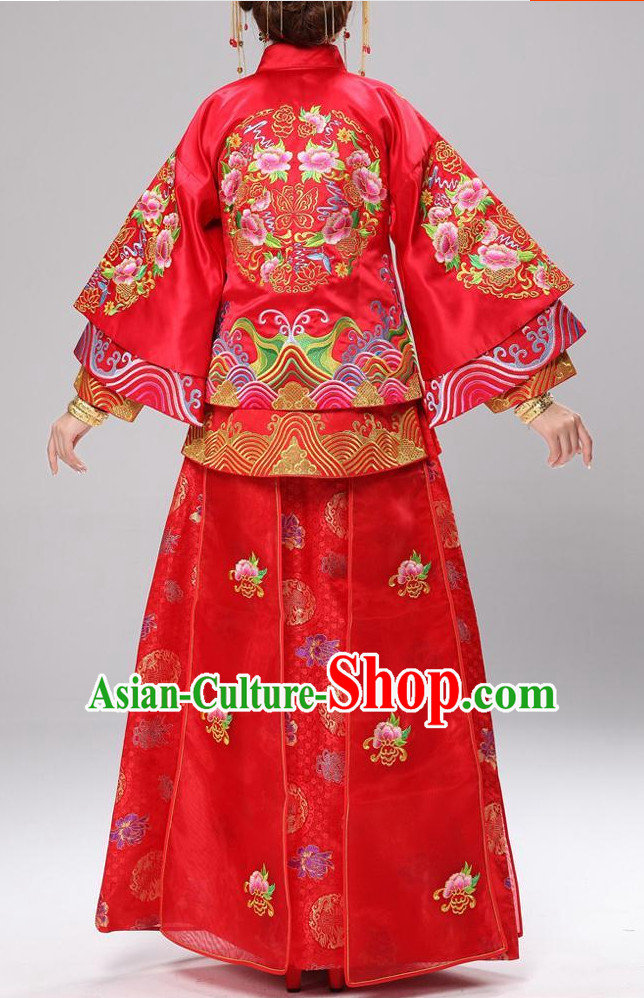 Chinese wedding dress traditional bridal costumes and hair accessories Chinese wedding dress traditional bridal costumes and hair accessories
