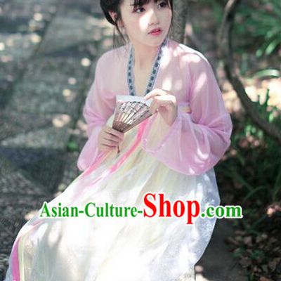 Ancient Chinese Tang Dynasty Clothing for Women