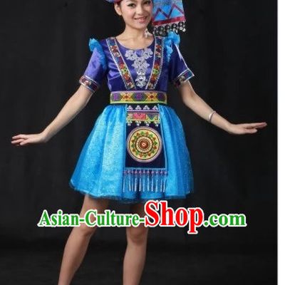 Traditional Chinese Ethnic Zhuang People Folk Clothes and Hat Complete Set for Women