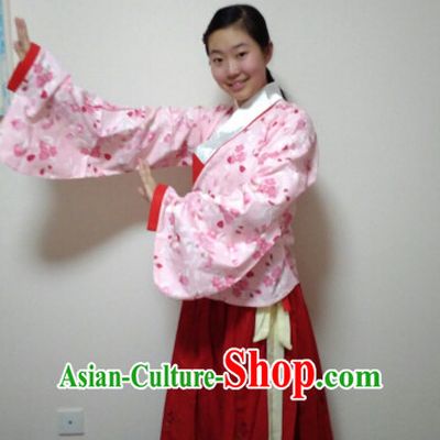 Ancient Chinese Ming Dynasty Clothing for Ladies