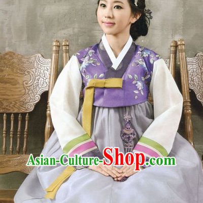 Korean Fashion Hanbok Wedding Attending and Hair Accessories Complete Set for LadiesKorean Fashion Hanbokss and Hair Accessories Complete Set for Ladies