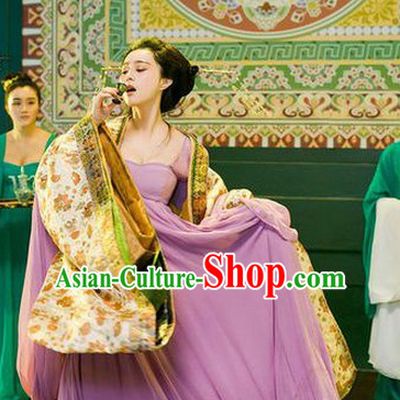 Tang Dynasty Imperial Outfit for Ladies