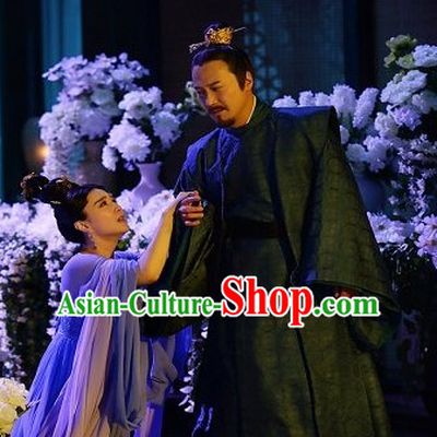 Tang Dynasty Imperial Emperor Outfit and Hair Accessories.