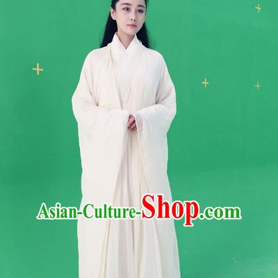 Ancient Pure White Hanfu Outfit for Girls.