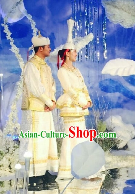 Mongolian Traditional Wedding Dresses and Hats for Men and Women Mongolian Traditional Wedding Dresses and Hats for Men and Women