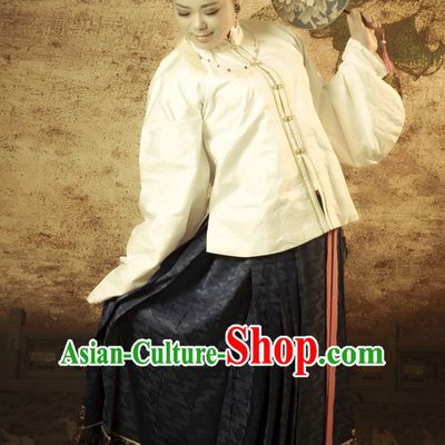 Chinese Ancient Ming Dynasty Clothing for Women