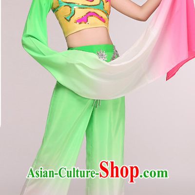 Chinese Long Sleeves Folk Competition Dance Costume Group Dancing Costumes and Hat Complete Set for Women