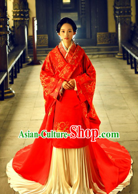 China Classic Red Wedding Dresses Complete Set for Brides China Classic Red Wedding Dresses Complete Set for Brides