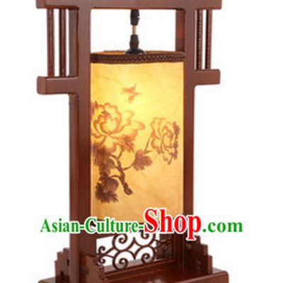 Chinese Ancient Handmade and Carved Natural Wood Desk Palace Lantern