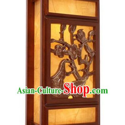 Chinese Ancient Handmade and Carved Natural Wood Wall Palace Lantern