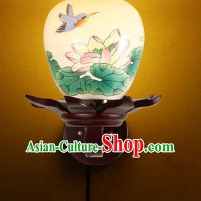 Chinese Classical Handmade and Carved Natural Wood Wall Palace Lantern