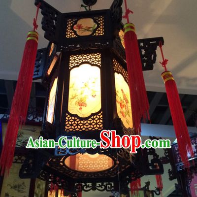 Traditional Chinese Classical Natural Wood and Carved Hanging Palace Lantern
