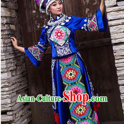 Traditional Chinese Miao Nationality Dancing Costume Accessories Necklace, Female Folk Dance Ethnic Pleated Skirt and Headwear, Chinese Minority Nationality Embroidery Costume and Hat for Women