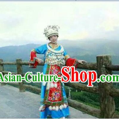 Traditional Chinese Miao Nationality Dancing Costume, Hmong Female Folk Dance Ethnic Pleated Skirt, Chinese Minority Nationality Embroidery Costume for Women