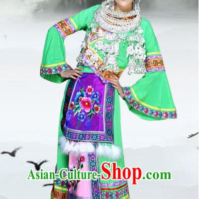 Traditional Chinese Miao Nationality Dancing Costume, Hmong Female Folk Dance Ethnic Pleated Skirt, Chinese Minority Nationality Embroidery Costume for Women