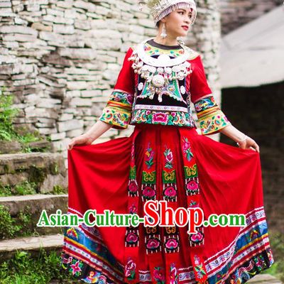 Traditional Chinese Miao Nationality Dancing Costume Accessories Necklace, Hmong Female Folk Dance Ethnic Pleated Skirt and Headwear, Chinese Minority Nationality Embroidery Costume and Hat for Women