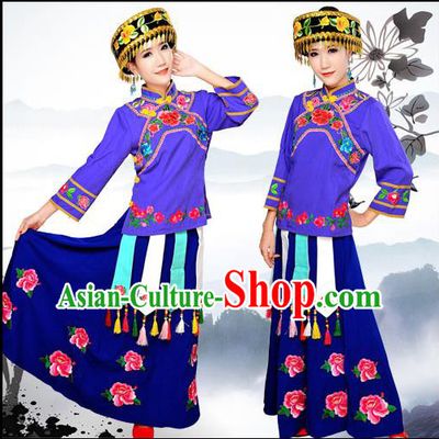 Traditional Chinese Molao Nationality Dancing Costume, Guangxi Molao Female Folk Dance Ethnic Pleated Skirt and Hat, Chinese Minority Nationality Embroidery Costume for Women