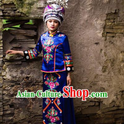 Traditional Chinese Tujia Nationality Dancing Costume Accessories Necklace, Tujia Female Folk Dance Ethnic Pleated Skirt and Sealand Karp Headdress, Chinese Minority Nationality Embroidery Costume and Hat for Women