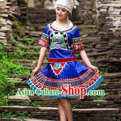 Traditional Chinese Miao Nationality Dancing Costume, Hmong Female Folk Dance Ethnic Pleated Skirt, Chinese Minority Nationality Embroidery Costume for Women