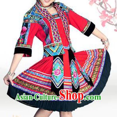 Traditional Chinese Tujia Nationality Dancing Costume, Tujiazu Female Folk Dance Ethnic Sealand Karp Pleated Skirt, Chinese Tujia Minority Nationality Embroidery Costume for Women