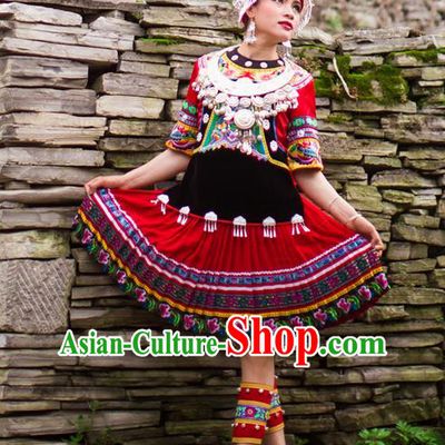 Traditional Chinese Miao Nationality Dancing Costume, Hmong Female Folk Dance Ethnic Pleated Skirt, Chinese Minority Nationality Embroidery Costume for Women