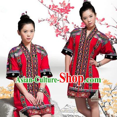 Traditional Chinese Tujia Nationality Dancing Costume, Tujiazu Female Folk Dance Ethnic Sealand Karp Pleated Skirt, Chinese Minority Tujia Nationality Embroidery Costume for Women