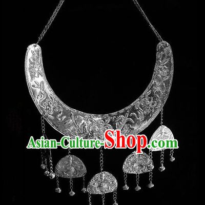 Traditional Chinese Miao Nationality Necklace, Hmong Folk Wedding Silver Collar for Women