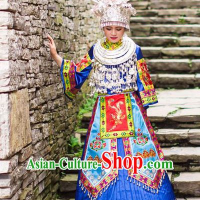 Traditional Chinese Miao Nationality Wedding Costume Accessories Crown, Necklace, Hmong Female Wedding Ethnic Dress and Phoenix Silver Headwear, Chinese Minority Nationality Embroidery Costume and Hat for Women
