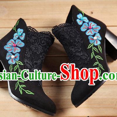 Traditional Chinese Folk Dance Shoes, China Female Embroidered Shoes, Chinese Minority Nationality Embroidery Lace Ankle Boots for Women