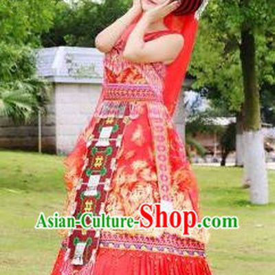 Traditional Chinese Miao Nationality Improved Wedding Costume, Hmong Luxury Female Folk Dance Ethnic Bride Pleated Long Skirt, Chinese Minority Nationality Embroidery Costume for Women