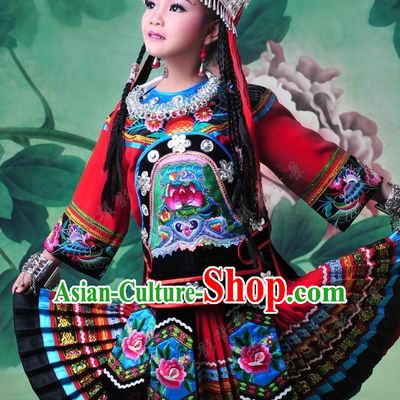 Traditional Chinese Miao Ethnic Clothing and Silver Hat Complete Set for Children
