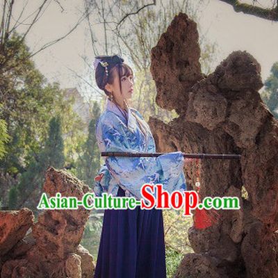 Ancient Chinese Embroidered Hanfu Garment Top and Bottom Clothing Complete Set for Women or Girls