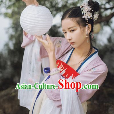 Chinese Folk Tang Dynasty Clothing and Headpieces for Women