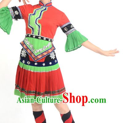 Traditional Chinese Ethnic Miao Dance Costumes Custom Dance Costume Folk Dancing Chinese Dress Cultural Dances and Headdress Complete Set