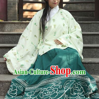 Ancient Chinese Ming Dynasty Clothing for Women