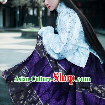 Ancient Chinese Ming Dynasty Clothing for Women
