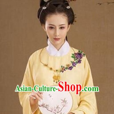 Ming Dynasty Chinese Women Clothing