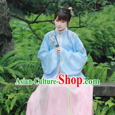 Traditional Chinese Ming Dynasty Noblewoman Clothing Blouse Skirt and Hair Jewelry Complete Set for Women