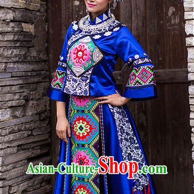 Chinese Ethnic Groups Wear Dresses Traditional Clothing for Women
