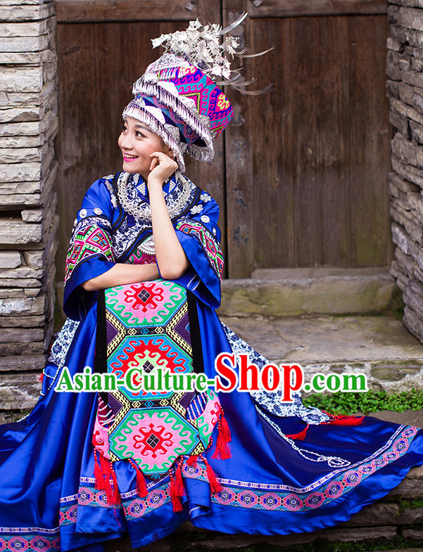 Chinese Ethnic Groups Wear Dresses Traditional Clothing for Women