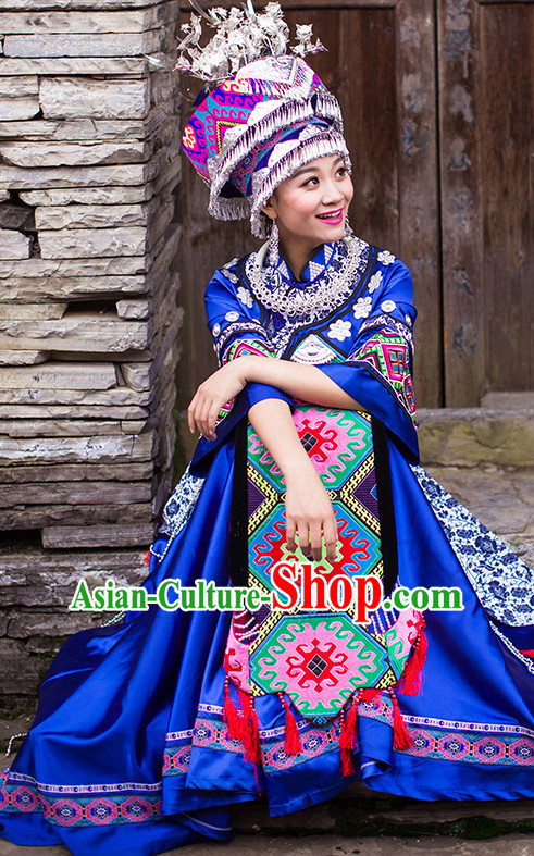 Chinese Ethnic Groups Wear Dresses Traditional Clothing for Women