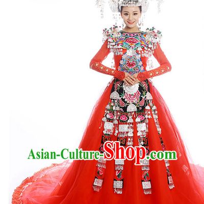 Chinese Hmong Girls Miao Nationality Ethnic Groups Wear Dresses Traditional Clothing for Women