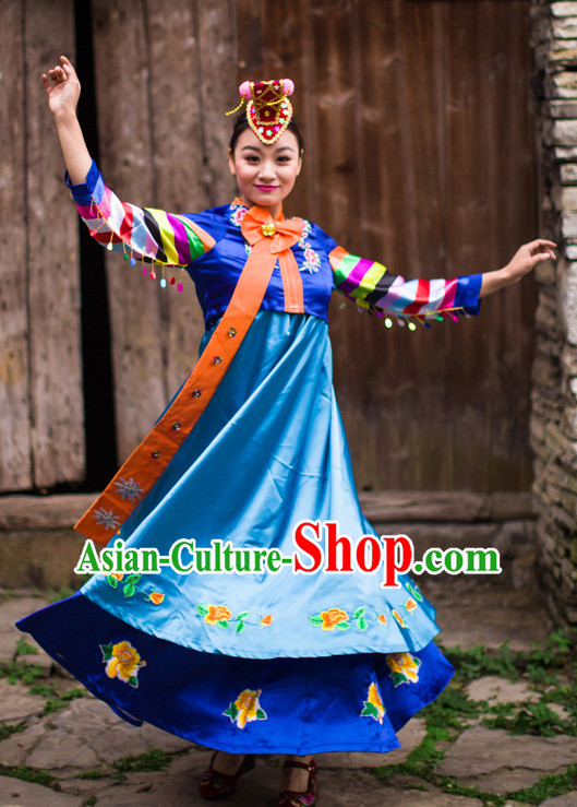 Chinese Ethnic Groups Wear Dresses Traditional Clothing for Women