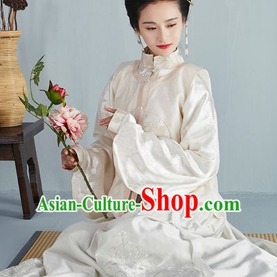 Chinese Ancient Ming Dynasty Beauty Garment Costumes and Hair Jewelry Complete Set for Women