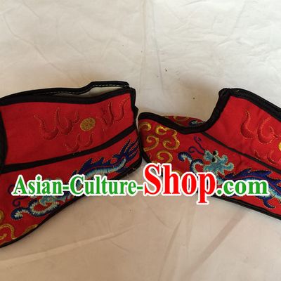 China Beijing Opera Embroidered Dragon Shoes