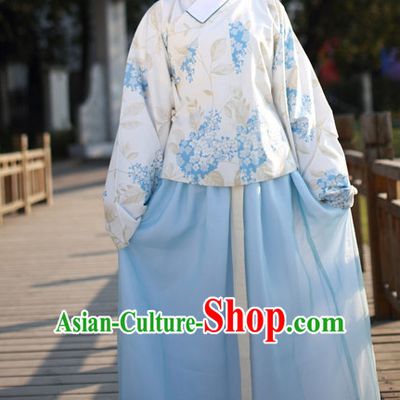 Ancient Chinese Ming Dynasty Beauty Hanfu Costumes and Hair Jewelry Complete Set for Women