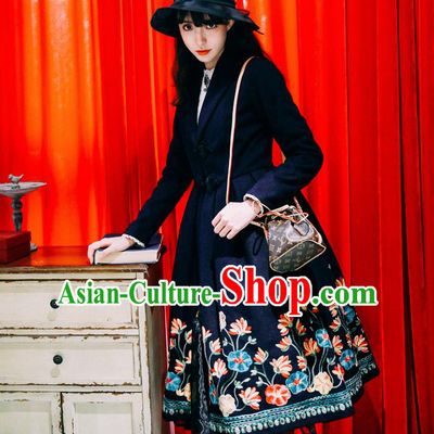 Traditional Classic Women Clothing, Traditional Classic Chinese Woolen Coat, Chinese Ancient Style Plate Buttons Embroidered Dust Coat for Women