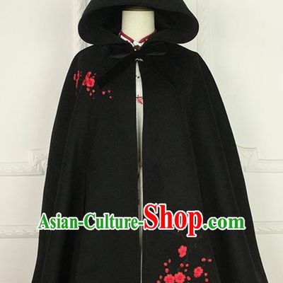 Traditional Classic Chinese Elegant Women Costume Hanfu Woolen Cloak, Restoring Ancient Embroider Plum Blossom Cape for Women