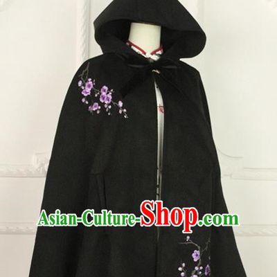 Traditional Classic Chinese Elegant Women Costume Hanfu Woolen Cloak, Restoring Ancient Embroider Plum Blossom Cape for Women