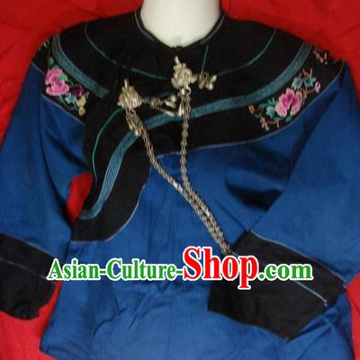 Traditional Chinese Miao Nationality Dancing Costume, Hmong Female Folk Dance Ethnic Blouse, Chinese Minority Nationality Handmade Embroidery Costume for Women